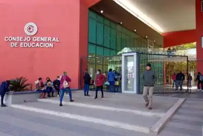 Docentes: la lista completa de escuelas de Santiago donde podrán tomar cargos este fin de semana