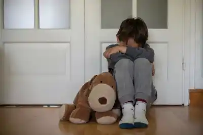 Las noticias de guerra invaden la habitación de los chicos: el consejo de los expertos que pocos padres siguen