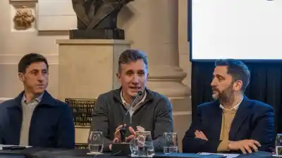 El economista Martín Rapetti encendió la alarma en Santa Fe: “No nos van a salvar Vaca Muerta ni la minería”