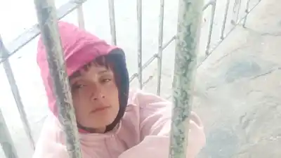 Robaron en un local de ropa, atacaron a la dueña con un cuchillo y terminaron presos