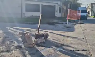 Un niño cayó en una boca de tormenta sin tapa y tras una semana internado, recibió el alta