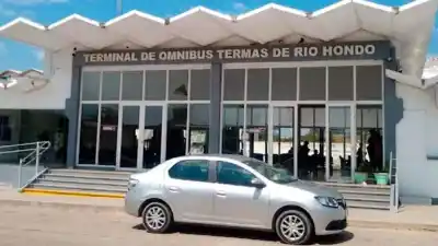 Termas de Río Hondo: Amenazó de muerte a un policía en la terminal y sus palabras escalofriaron a todos