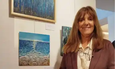 El secreto detrás de las obras de Silvina Galli: pintura asfáltica y paisajes patagónicos