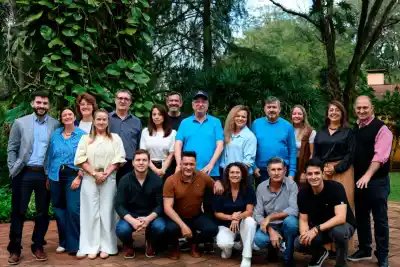 Passalacqua presentó al nuevo bloque 'Movimiento por lo que Viene': la foto que marca el rumbo político en Misiones