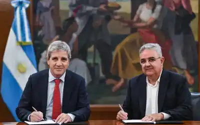 El acuerdo que firmó Jalil con Caputo y que cambiará las cuentas de Catamarca