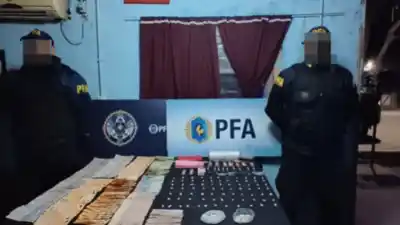Cayó un punto de venta de cocaína en Santa Lucía y hubo dos detenidos