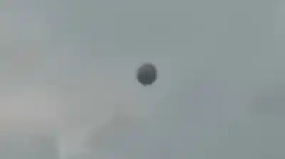 El expediente OVNI de 1963 que EE.UU. mantuvo en secreto: la esfera metálica y el 'astronauta muerto' en Brasil