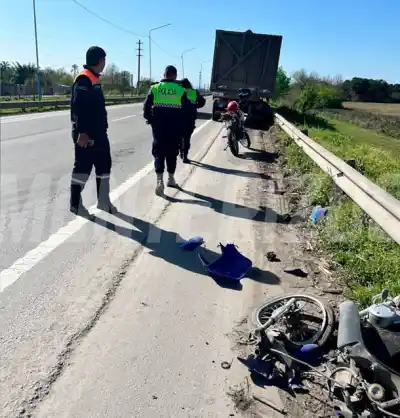 Se tiraron de la moto segundos antes: la increíble salvada de una pareja en la Ruta 38