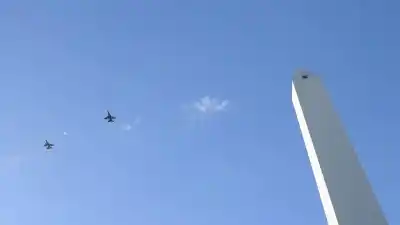 Cazas F-16 surcaron el cielo porteño: el motivo que sorprendió a todos
