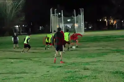 La Sub 17 de Sarmiento ultima detalles para el Clausura: ¿podrá dejar atrás la eliminación en el Apertura?
