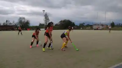 Hockey en Monteros: este fin de semana vuelve a rodar la bocha