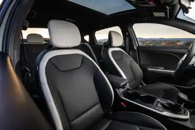 Kia K4: el sedán que llega a Argentina con una preventa que incluye un premio para hinchas de la Selección