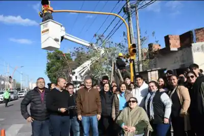 La Capital sumó 65 esquinas semaforizadas y el plan sigue: ¿cuál es el próximo cruce?