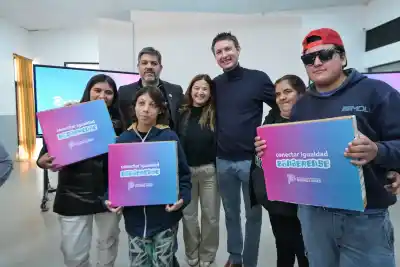 Nuevas aulas y computadoras: la apuesta de Bianco y Ferraris por la educación en Alem