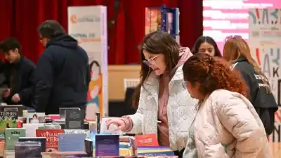 Felipe Pigna llega a Cutral Co: el cierre de la Feria del Libro promete una jornada histórica
