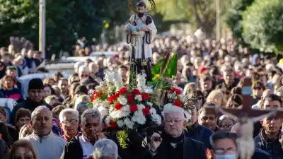 San Cayetano reunió a cientos de fieles en Catamarca: el mensaje del padre Acevedo que conmovió a todos