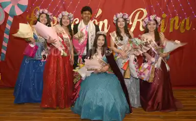 La noche en que el Bachillerato N° 2 eligió a su reina: Teresita Balmaceda se quedó con la corona