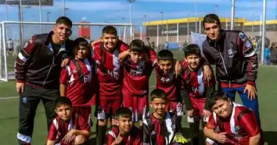 De 25 a 130 chicos: la escuelita de fútbol que nació en pandemia y hoy es un refugio de inclusión en Guaymallén