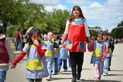 Festejo anticipado del Día del Niño en Estación General Paz: juegos, música y sorpresas