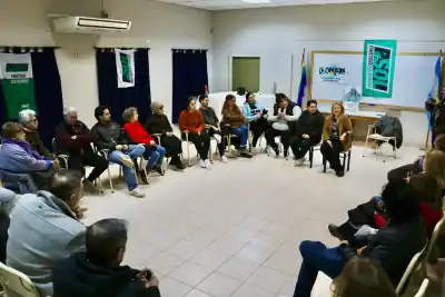 Marks desafía al peronismo: sin estrategia, la unidad es solo una foto que se descolora