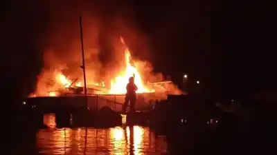 Explosión en una embarcación en Gualeguaychú: un hombre de 78 años quedó envuelto en llamas