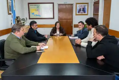 La Pampa refuerza la sanidad y trazabilidad de sus cadenas láctea y apícola junto al SENASA