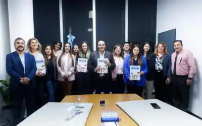 Un convenio clave: estudiantes de la Capital se preparan para un modelo de Naciones Unidas