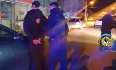 Pelea en plena madrugada: dos detenidos tras dejar inconsciente a un hombre en la zona céntrica
