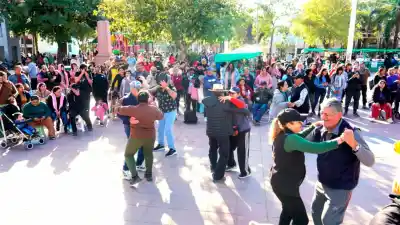 33 años de Radio Satelital: la fiesta en la plaza que unió a toda La Banda