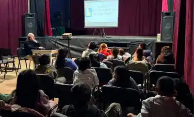 Una muestra interactiva sobre fauna nativa conquista a las escuelas de Trelew