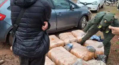 Desoyó el alto, embistió a los gendarmes y escapó: el cargamento oculto que lo delató