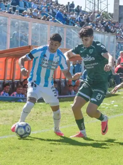 La ráfaga que congeló a 25 de Mayo y Chile: Sarmiento le arrebató el invicto al Decano