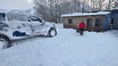 A 8 días de dar a luz, quedó aislada por la nieve: el increíble rescate que la salvó