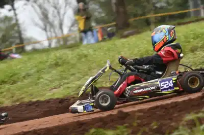 El circuito terrado de Apóstoles vibró con la quinta fecha: los dueños de la pole