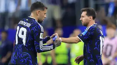 La derrota de River no le impidió a Otamendi acordarse de Messi tras la muerte de su padre