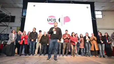 La UCR bonaerense relanza su conducción con Balbín y la interna estalla: qué hay detrás del acto en La Plata