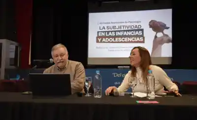 ¿Tiempos oscuros? Psicólogos alertan sobre el impacto en la salud mental de los jóvenes