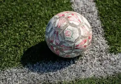 Falleció un futbolista tras descompensarse en pleno partido en Tartagal