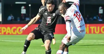 La noche negra de Estudiantes: un equipo sin alma que regaló el partido