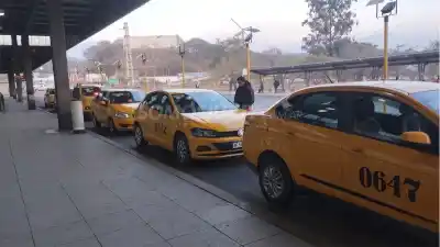 El drama de los taxistas jujeños: viajes por el suelo y costos que explotan