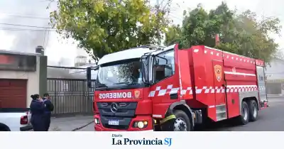 Incendio en un departamento de Rawson: una mujer de 67 años terminó con quemaduras