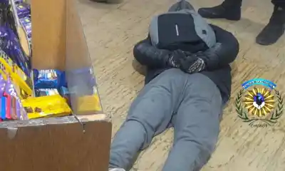 Un policía de franco frustró un asalto armado en Trelew: el ladrón terminó en el piso
