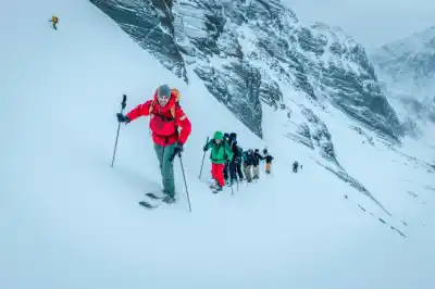 La noche en que la montaña se encendió: la Bajada con Antorchas que paralizó Ushuaia