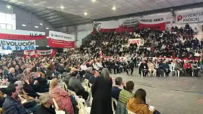 Estalló la UCR bonaerense: Miguel Fernández abandonó la Convención y lanzó su propio espacio