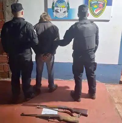 Amenazó a su pareja con un arma y la Policía encontró dos escopetas en su casa