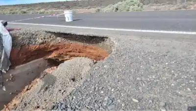 Alerta en la Autovía Norte: se derrumbó un tramo de la banquina y piden extremar cuidados