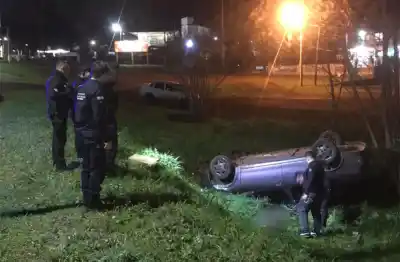Noche de caos en Misiones: tres heridos y un vuelco milagroso en cuatro accidentes