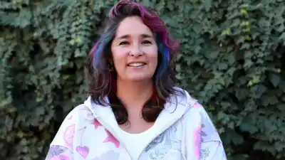 Huyó de la violencia en Neuquén y hoy su peluquería es un refugio para otras mujeres