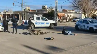 Chocó en su moto sin patente y la alcoholemia reveló una cifra impactante