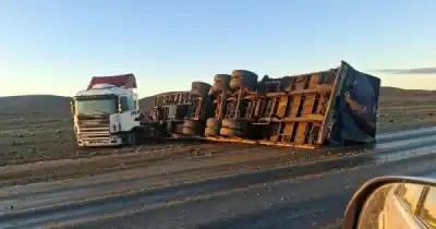 Vuelcos en la Ruta 3: el peligro oculto que acecha a los conductores entre Tres Cerros y Jaramillo